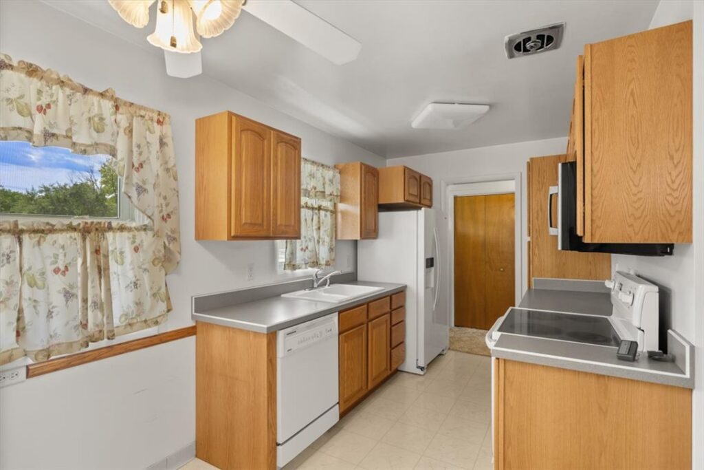 1813 Avenue E, Billings, MT Single Family in Billings, MT photo 6