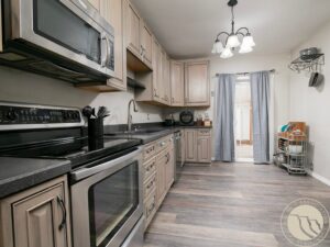 528 N Lakeview Dr, Billings, MT photo 2