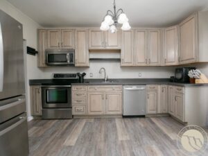 528 N Lakeview Dr, Billings, MT photo 3