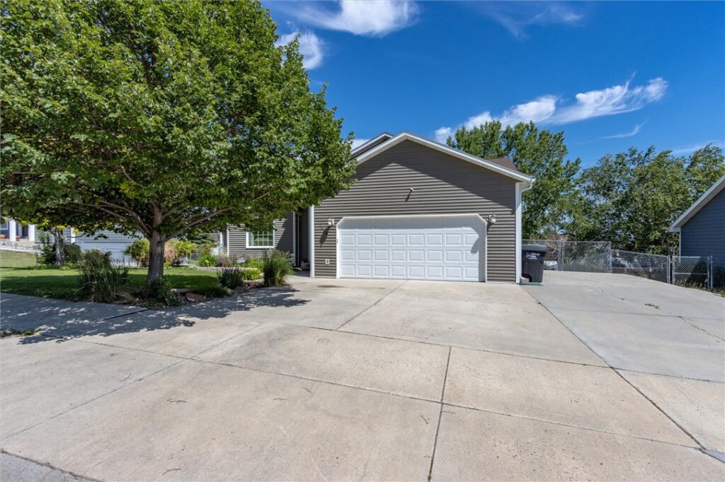 1043 Siesta Avenue, Billings, MT Single Family in Billings, MT photo 3