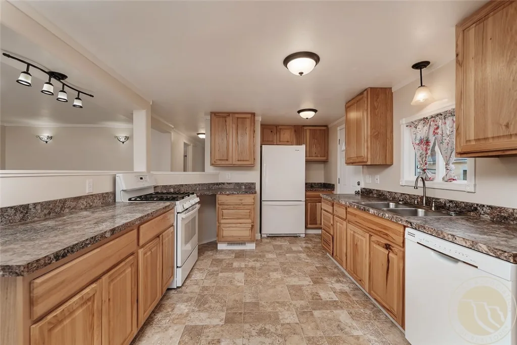 2224 Highway 87 E 208, Billings, MT Single Family in Billings, MT photo 4
