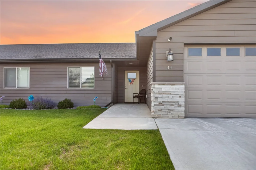 34 Twin Pines Lane, Billings, MT Townhouse in Billings, MT photo 2