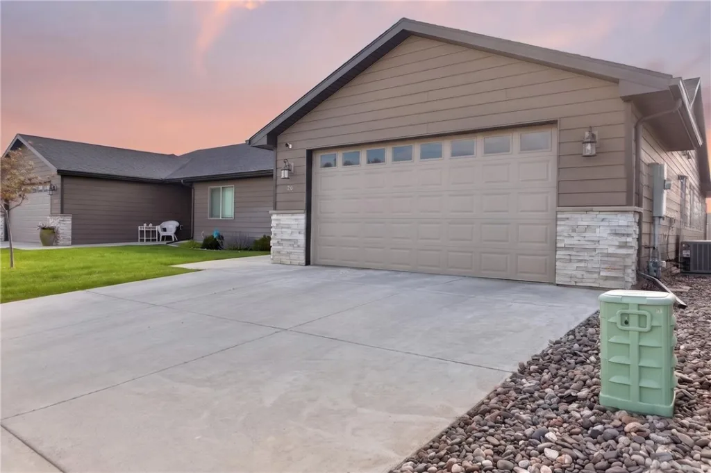 34 Twin Pines Lane, Billings, MT Townhouse in Billings, MT photo 3