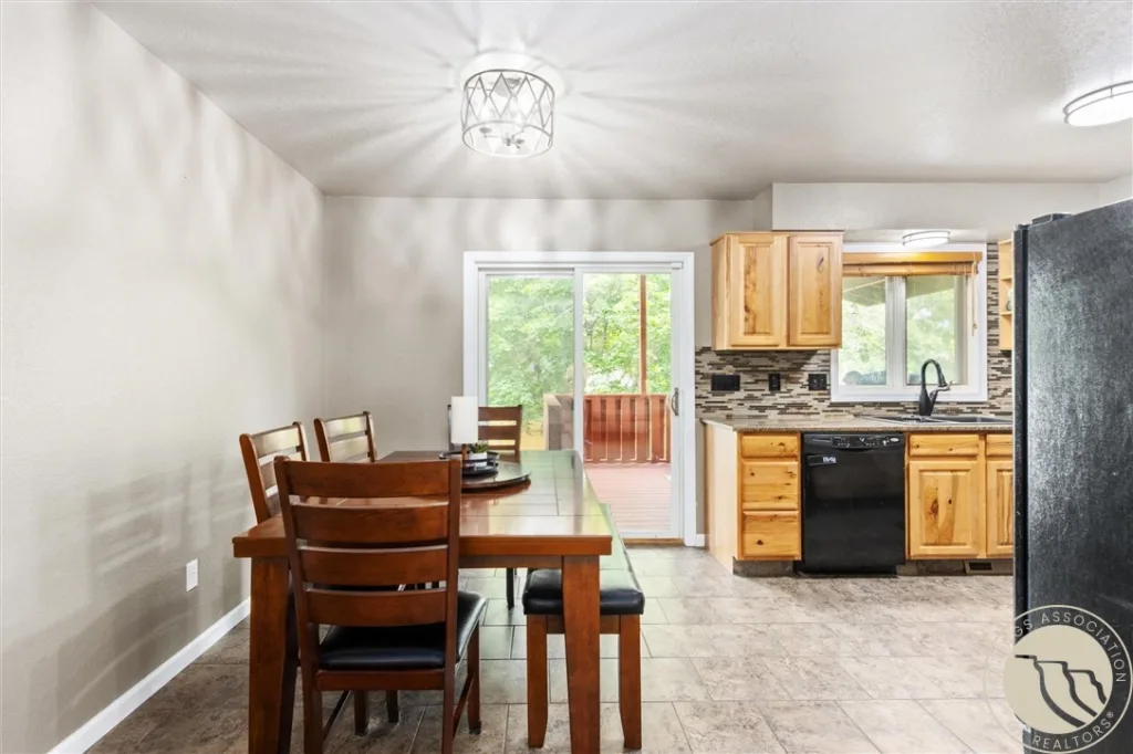 3661 Rosebud Drive, Billings, MT Single Family in Billings, MT photo 6