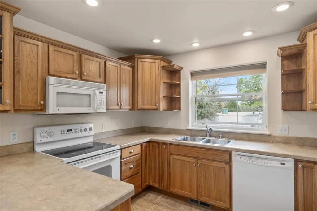1227 Mirror Lake Lane, Billings, MT Single Family in Billings, MT photo 4