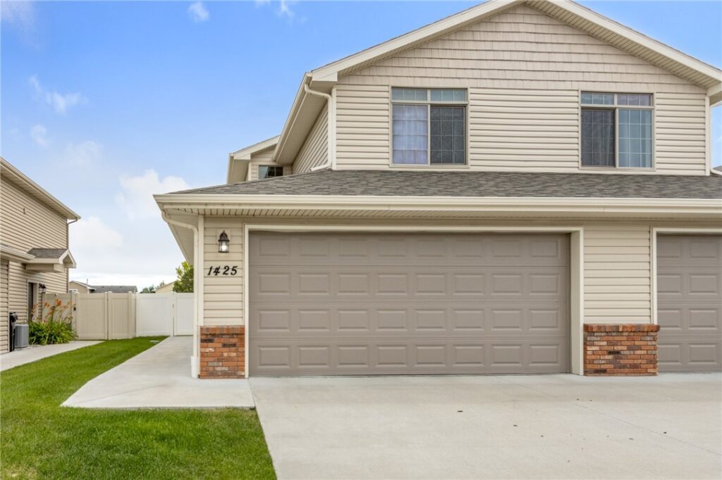 1425 Naples Street, Billings, MT Townhouse in Billings, MT photo 2